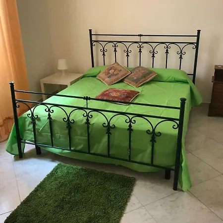 Via Marchesi Nyaraló Avola
